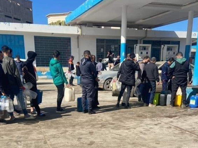 رغم الوعود.. أزمة البنزين تتسع وتبلغ حدّتها جنوب ليبيا