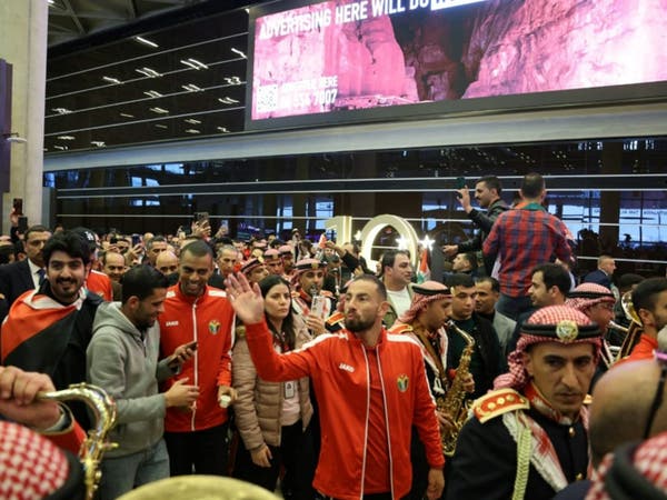 بعد عودته من كأس آسيا.. الآلاف يستقبلون المنتخب الأردني