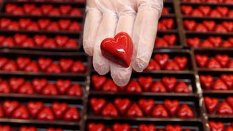 أسعار الشوكولاتة القياسية تزيد من العبء المالي في عيد الحب