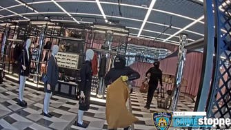 Video: Armed robbers steal from New York Gucci store in broad daylight