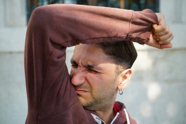 رائحة العرق الكريهة - تعبيرية من آيستوك