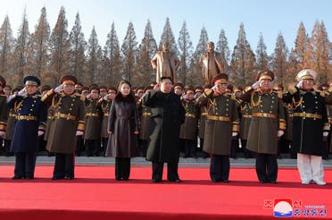 زعيم كوريا الشمالية وابنته جو إي خلال احتفال رسمي في فبراير الماضي