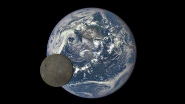 رقصة الأرض والقمر - ناسا