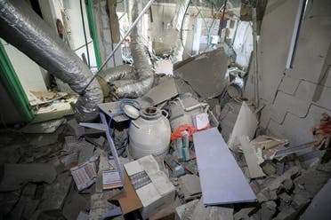 Los tanques de nitrógeno, donde se almacenaron los embriones, se encuentran en el Centro de FIV Al-Basma, la clínica de fertilidad más grande de Gaza, que fue alcanzada por un proyectil israelí durante el conflicto en curso entre Israel y Hamás, en la ciudad de Gaza, el 2 de abril de 2024. (Reuters )