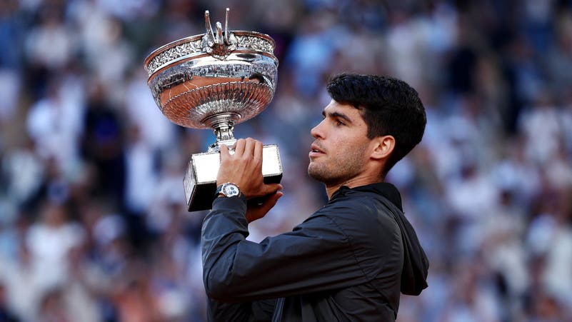 Alcaraz clinches the "Roland Garros" title after a marathon final against Zverev