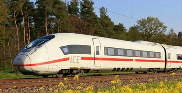 قطار (Intercity Express) في ألمانيا، وتبلغ سرعته 350 كلم في الساعة