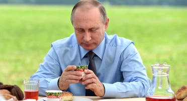 بوتين يفضل تناول الشاي