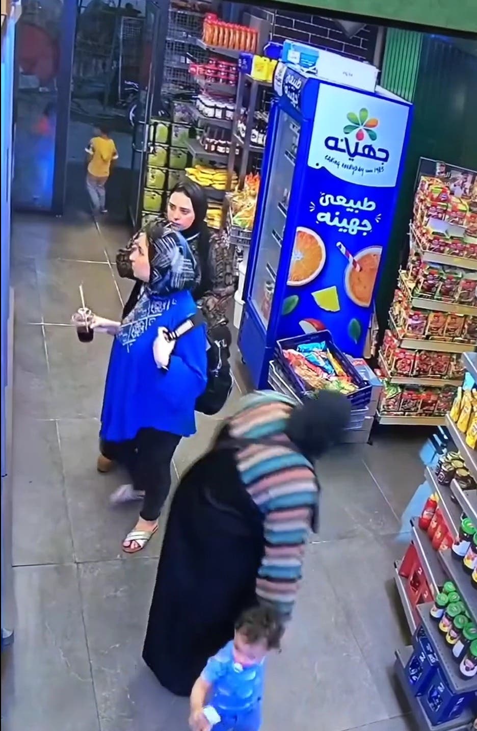 فيديو لمحاولة خطف طفل في غفلة من  والدته بمصر  