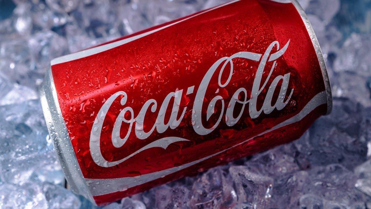 سحب مشروب "كوكا كولا" في فرنسا.. والسبب مادة خطيرة 