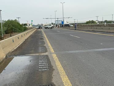 انهيار جزء من الجسر الرابط بين محافظتي أبو عريش وصبيا بمنطقة جازان 4 موقع الحادثة