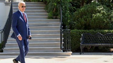 El presidente de Estados Unidos, Joe Biden, camina hacia el jardín sur de la Casa Blanca antes de partir hacia Wilmington, Delaware, en Washington, Estados Unidos, el 2 de agosto de 2024. (Reuters)