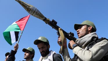 Combatientes movilizados por los hutíes desfilan durante una ceremonia en Saná, Yemen, el 21 de septiembre de 2024. (Reuters)