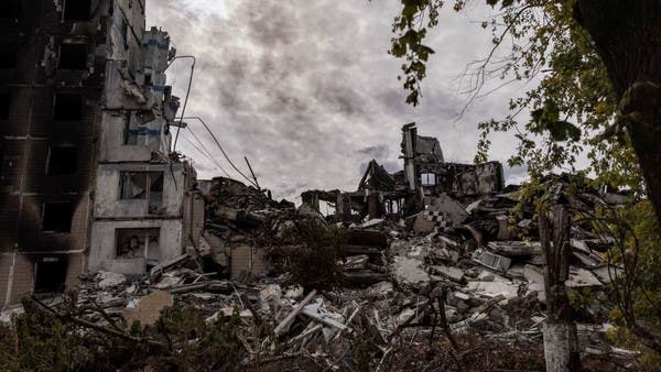 Russian forces push into Vuhledar, raising flag in devastated Donbas ...