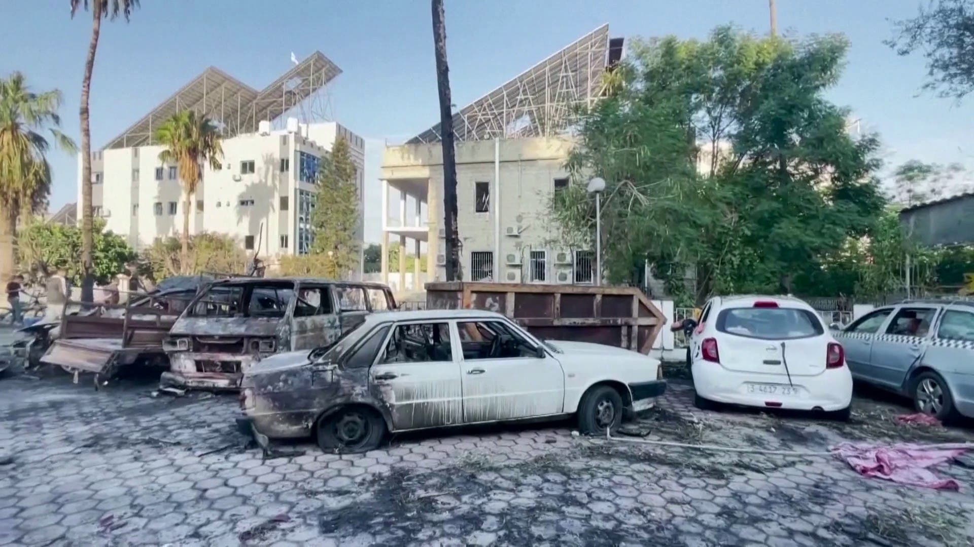 مخاوف لبنانية من قصف إسرائيل للمستشفيات بزعم استخدامها في إخفاء الأسلحة مخاوف لبنانية من قصف إسرائيل للمستشفيات بزعم استخدامها في إخفاء الأسلحة