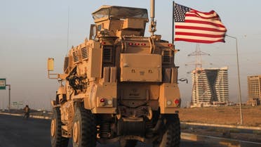 Un vehículo que forma parte de un convoy militar estadounidense circula por Erbil, la capital de la región autónoma kurda del norte de Irak, el 17 de septiembre de 2024. (AFP)