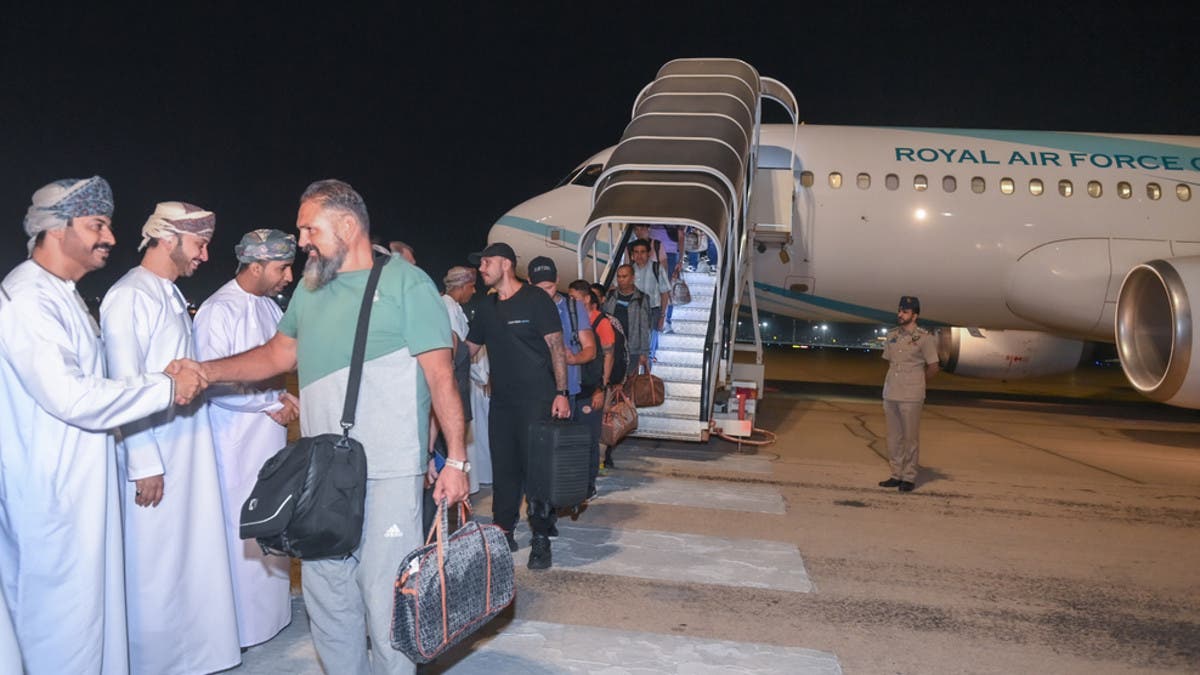 سلطنة عمان تعلن نجاح جهودها في الإفراج عن طاقم سفية " جلاكسي ليدر"