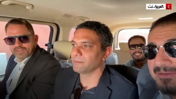 أبرز نجوم مصر داخل سيارة.. ياسر جلال يحير جمهوره