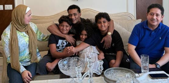 صور الصلح بين نجل محمد رمضان وأسرة الطفل