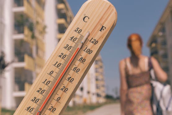 تعبيرية عن زيادة درجات الحرارة - آيستوك