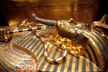 القناع الذهبي للملك المصري توت عنخ آمون - آيستوك