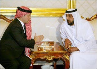 خليفة بن زايد يخلف والده في رئاسة الإمارات
