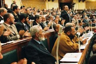 البرلمان المصري يقر قانونا يجرم ختان الإناث إلا عند &quot;الضرورة&quot;