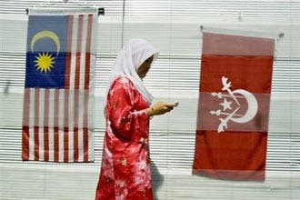 Malaysian women warned over lipstick, heels