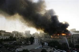 ساختمان پارلمان مصر طعمه حریق شد