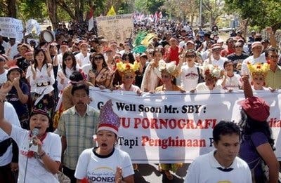 Indonesians rally against anti- porn bill