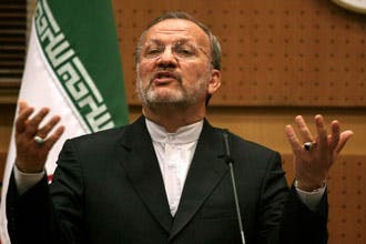 Iran snubs Bahrain FM's call for group with Israel