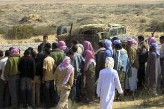بدو سيناء يطلقون 25 شرطيا بينهم ضابط كبير بعد خطفهم بساعات
