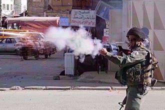 حماس تكثف الصواريخ على إسرائيل.. وقطع المساعدات عن غزة