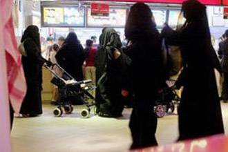 Saudi officials block child marriages: report