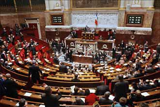 البرلمان الفرنسي يناقش تعويض ضحايا التجارب النووية في الجزائر