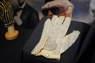 Jackson's moonwalk glove sells for $350,000 at auction – The Denver Post