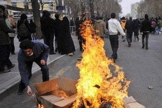 سقوط قتلى وجرحى في مصادمات يوم دامٍ في إيران
