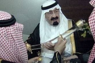 Bahrain grants Saudi King historic sword, medal