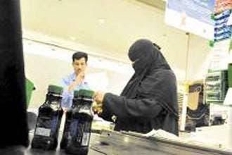 Saudi preacher slams women cashiers