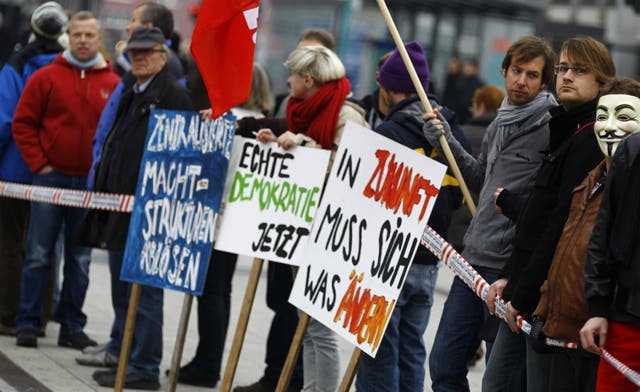 Over 10,000 protest the banks' power in Germany