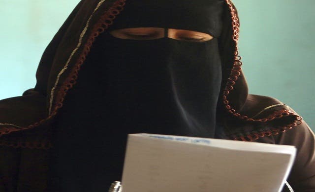 Islamist-liberal faceoff in Egypt elections; face-veil stirs debate