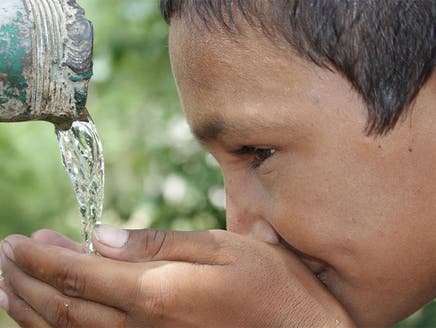 شرب الماء يقلل من مخاطر مرض البول السكري