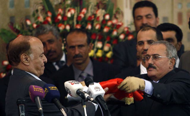 Yemen’s Saleh formally steps down after 33 years at helm, hands over ...