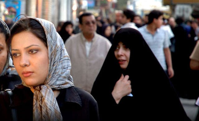 Tehran police in new dress code crackdown