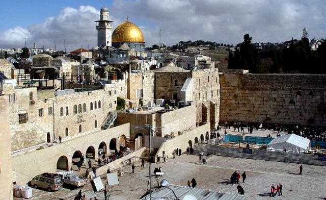 Muslims revive old pilgrimage route via Jerusalem, angering top clerics