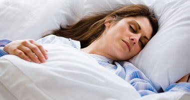 دراسة تكشف &quot;الإعجاز&quot; في النوم على الشق الأيمن