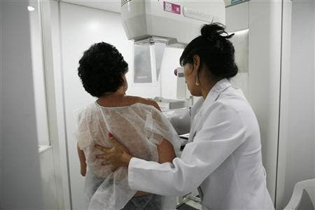 الوجبات عالية الكربوهيدرات قد تسبب سرطان الثدي