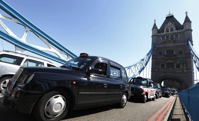 London cabbie sets up mobile hotel in his taxi for $75/night