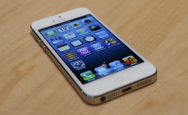 Lebanese resident in Dubai pays $200,000 for first iPhone 5 in Mideast: report