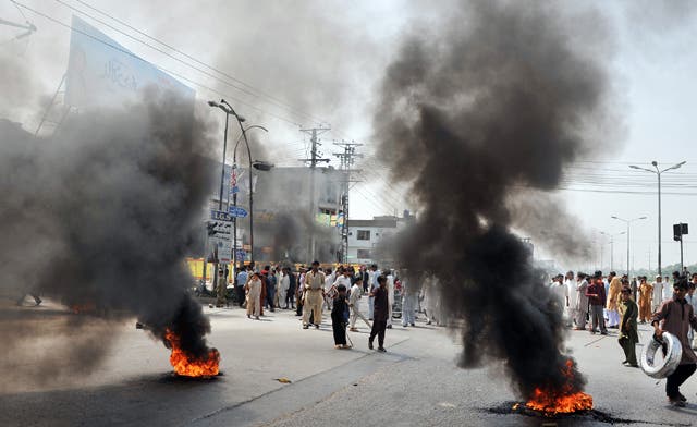 17 killed in Pakistan as insults to Islam ignite violence; peaceful demos elsewhere