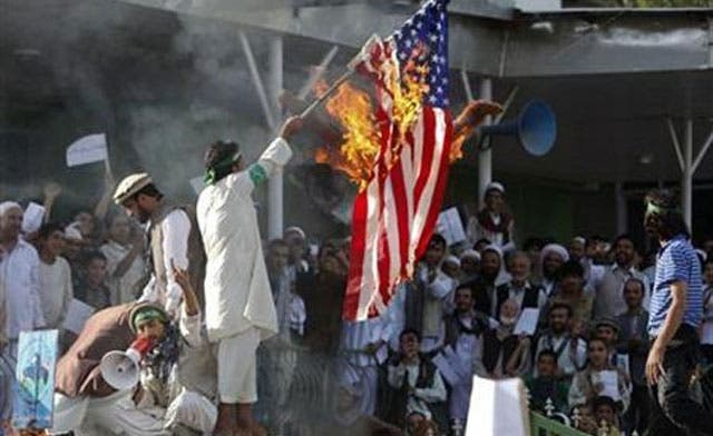 Pakistani minister offers $100,000 for head of anti-Islam filmmaker